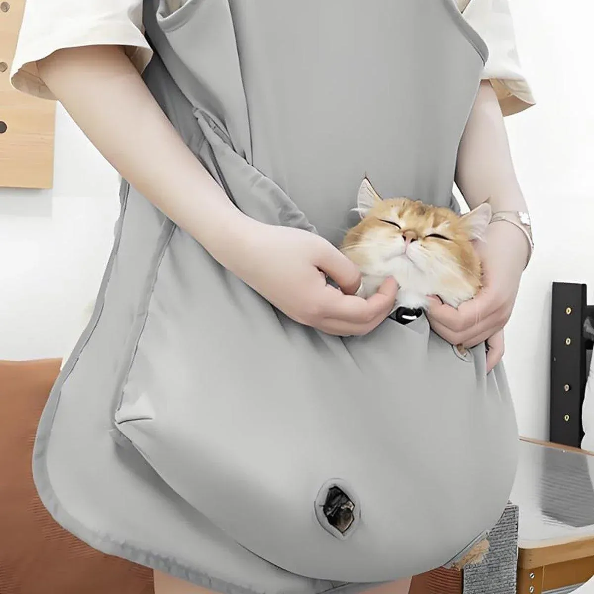 Cat Carrying Apron Non Stick Hair Kangaroo Pouch Pet Grooming Suit Portable image 4