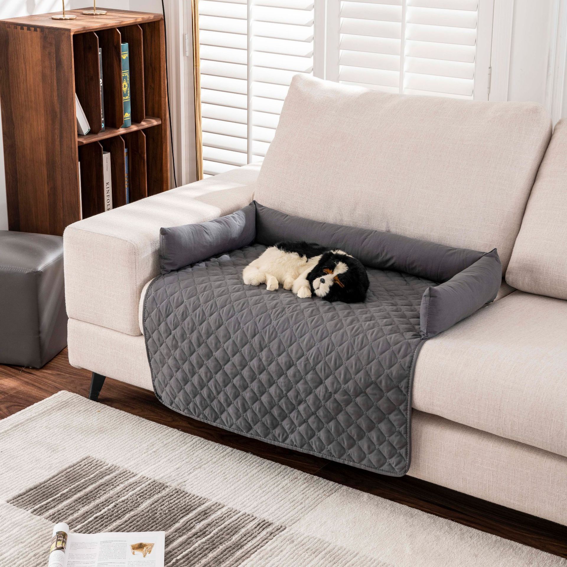 90*90CM Black Waterproof & Scratch-Resistant Pet Sofa Protector Mat with Pillow image 3