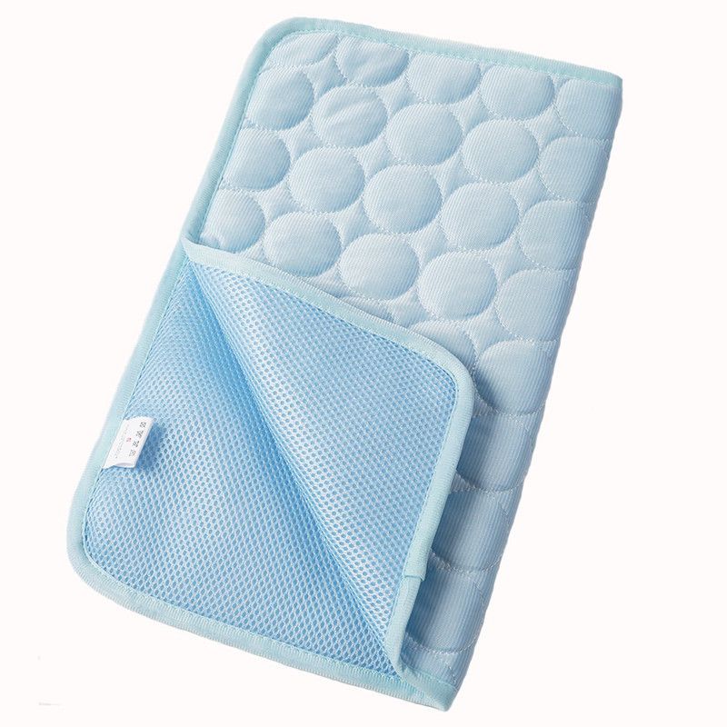 Pet Cooling Mat with Circular Quilted Pattern image 13